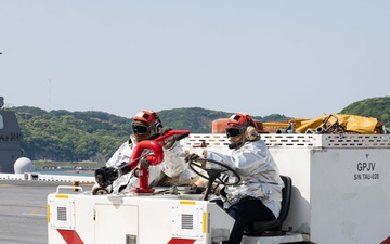 USS America (LHA 6) Conducts Flight Deck Firefighting Training