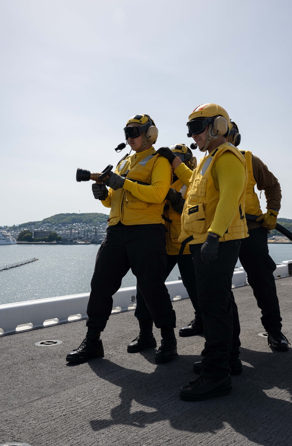 USS America (LHA 6) Conducts Flight Deck Firefighting Training