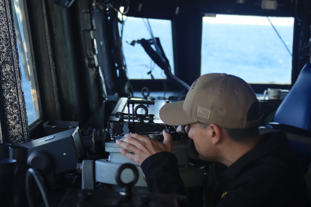 USS Gonzalez (DDG 66) Replenishment-at-Sea with USS George H. W. Bush (CVN 77)