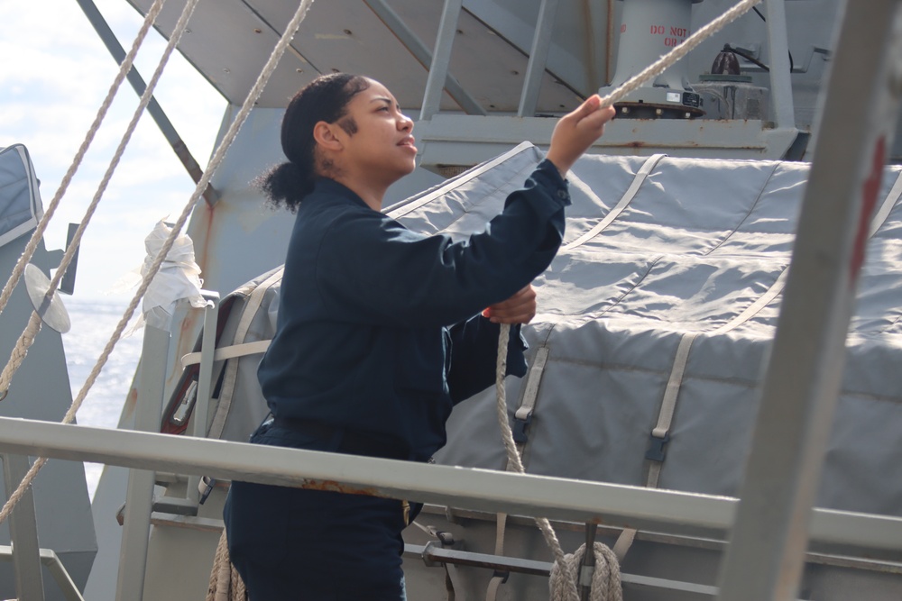 USS Gonzalez (DDG 66) Replenishment-at-Sea with USS George H. W. Bush (CVN 77)