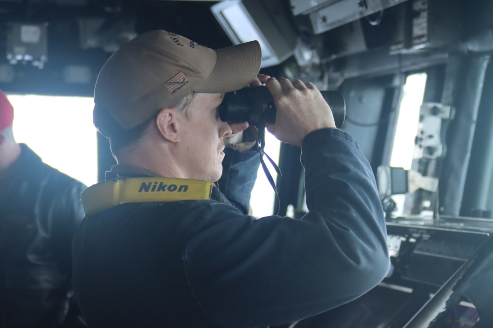 USS Gonzalez (DDG 66) Replenishment-at-Sea with USS George H. W. Bush (CVN 77)
