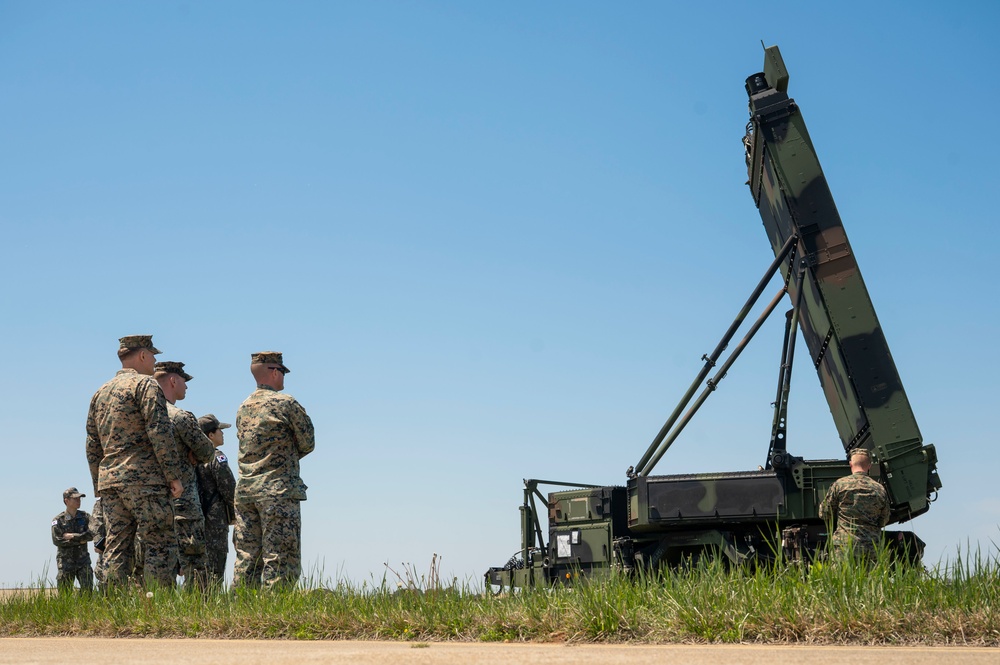 Marine Air Control Squadron 4 exchange best-practices during partner training