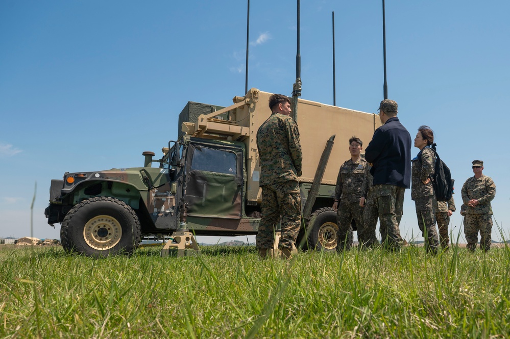 Marine Air Control Squadron 4 exchange best-practices during partner training