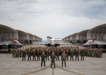 VFA-147 wins the Clarence Wade McClusky award