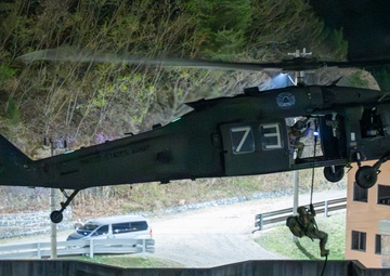 U.S, South Korean naval special operators conduct routine air-assault training