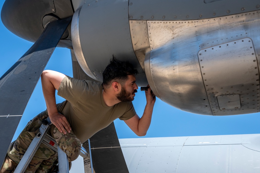 37th AS conduct aircrew forklift familiarization training