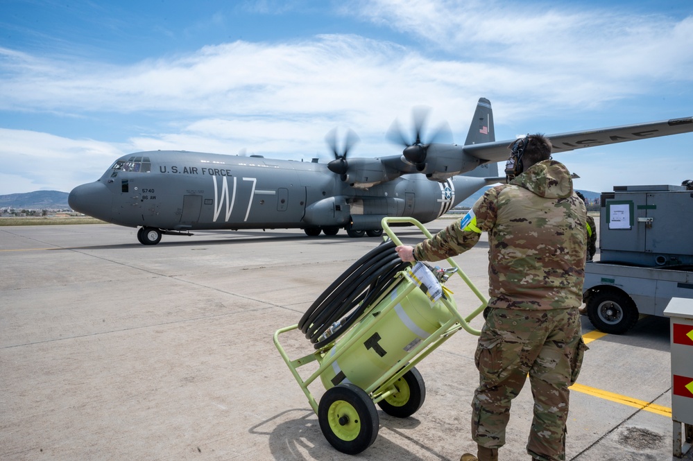 37th AS conduct aircrew forklift familiarization training