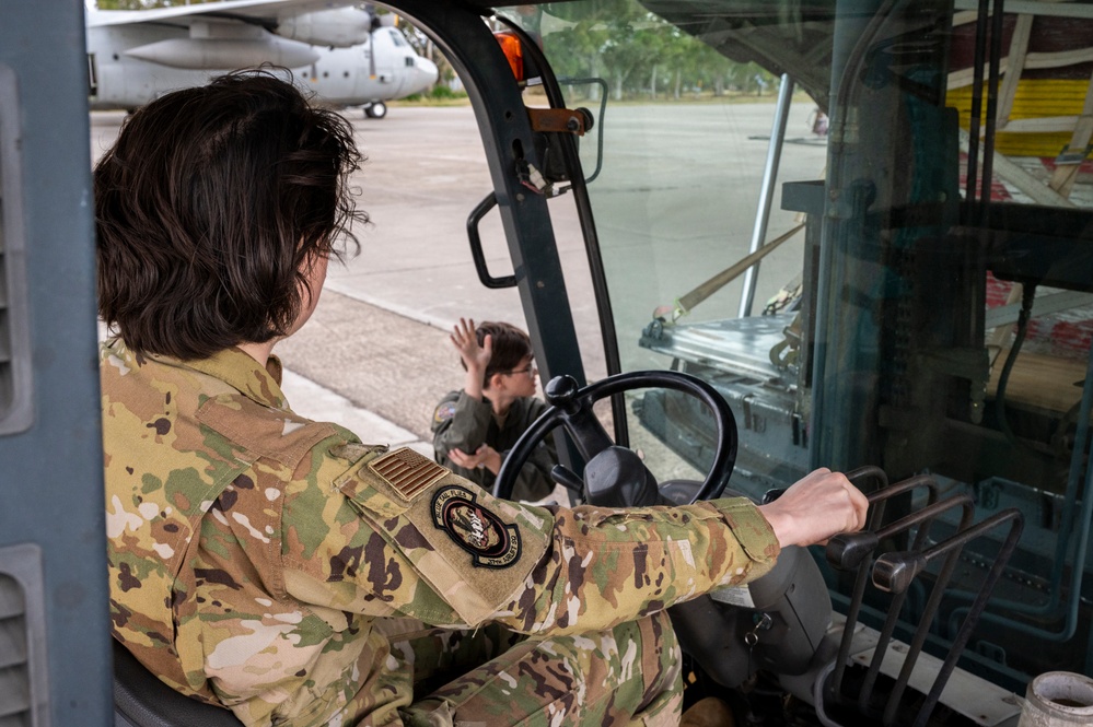 37th AS conduct aircrew forklift familiarization training