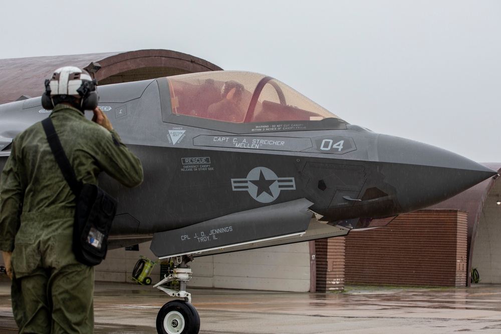 U.S. Marines practice for upcoming air show in Osan