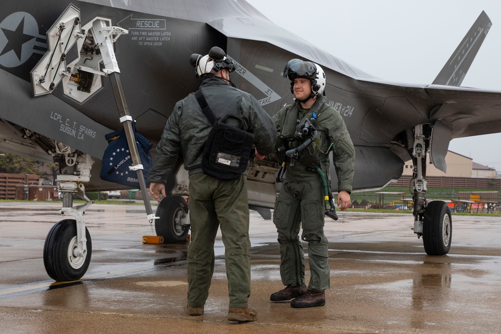 U.S. Marines practice for upcoming air show in Osan