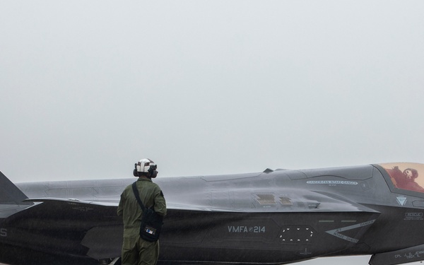 U.S. Marines practice for upcoming air show in Osan