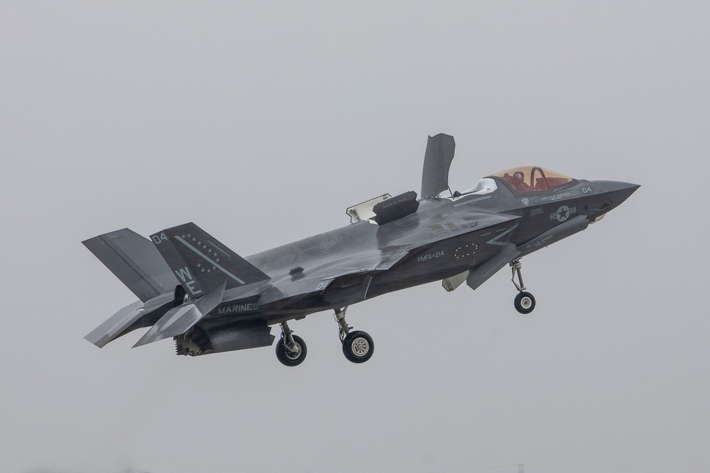 U.S. Marines practice for upcoming air show in Osan