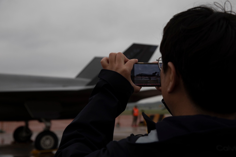 U.S. Marines with VMFA-214 participate in Day 1 of Osan Power Days