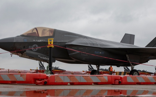 U.S. Marines with VMFA-214 participate in Day 1 of Osan Air Power Days