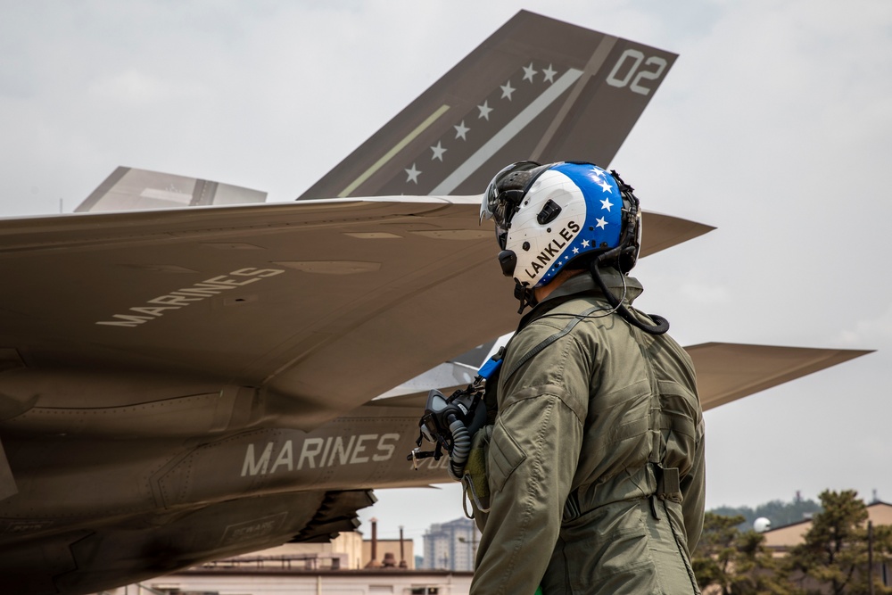 U.S. Marines with VMFA-214 participate in Day 2 of Osan Power Days