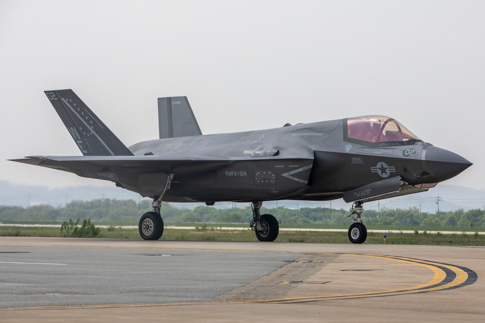 U.S. Marines with VMFA-214 participate in Day 2 of Osan Power Days