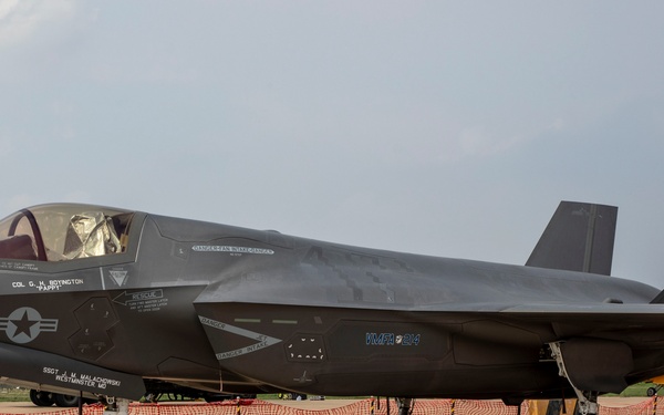 U.S. Marines with VMFA-214 participate in Day 2 of Osan Air Power Days