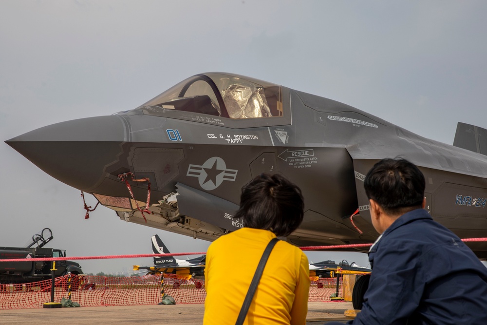 U.S. Marines with VMFA-214 participate in Day 2 of Osan Power Days