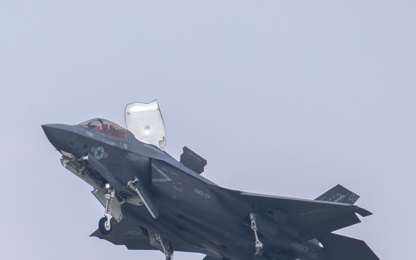 U.S. Marines with VMFA-214 participate in Day 2 of Osan Air Power Days