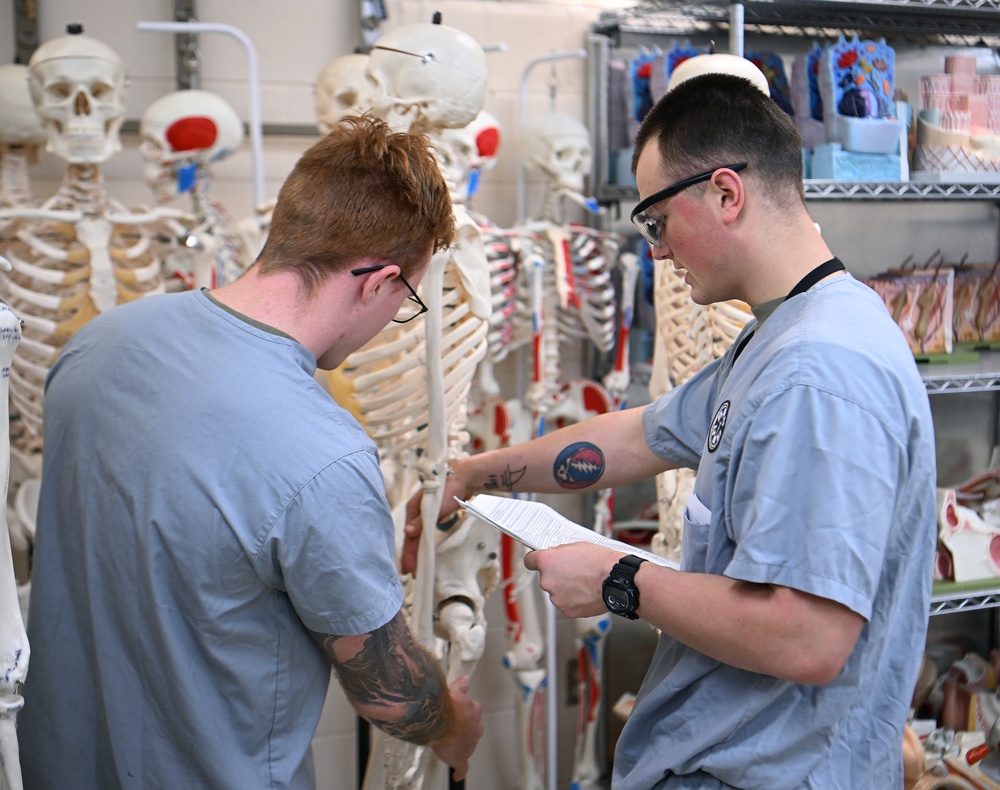 Students in Special Operations Combat Medic Course Take Part in Human Skeletal and Muscular Training
