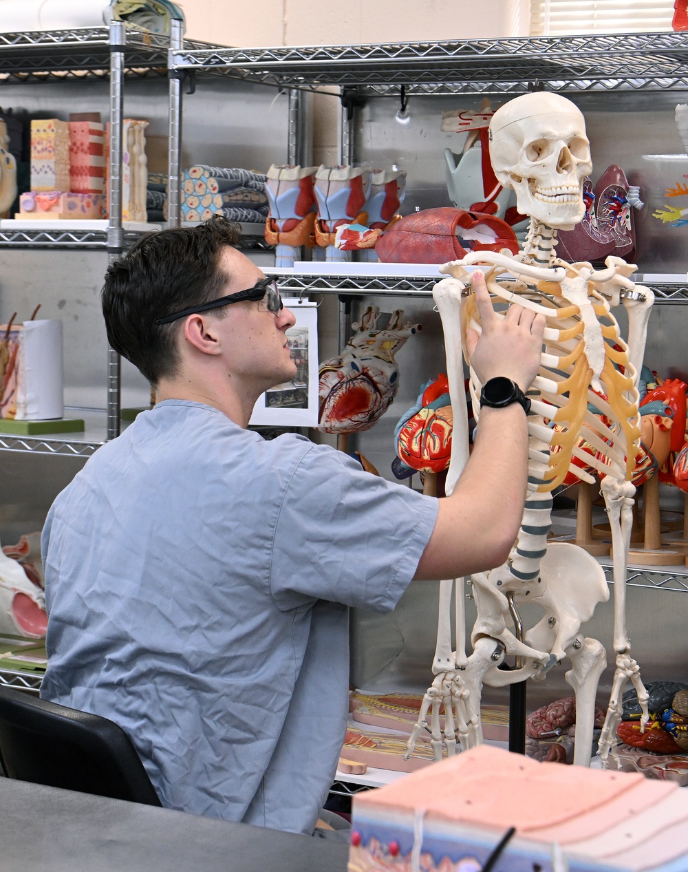 Students in Special Operations Combat Medic Course Take Part in Human Skeletal and Muscular Training