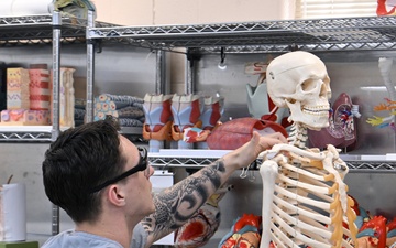 Students in Special Operations Combat Medic Course Take Part in Human Skeletal and Muscular Training