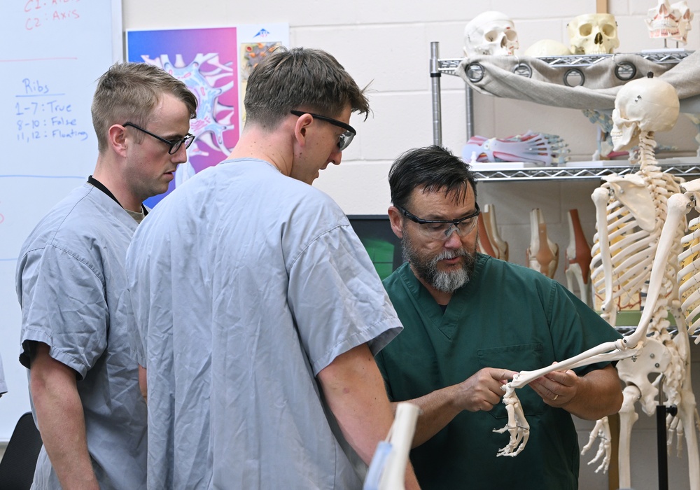 Students in Special Operations Combat Medic Course Take Part in Human Skeletal and Muscular Training