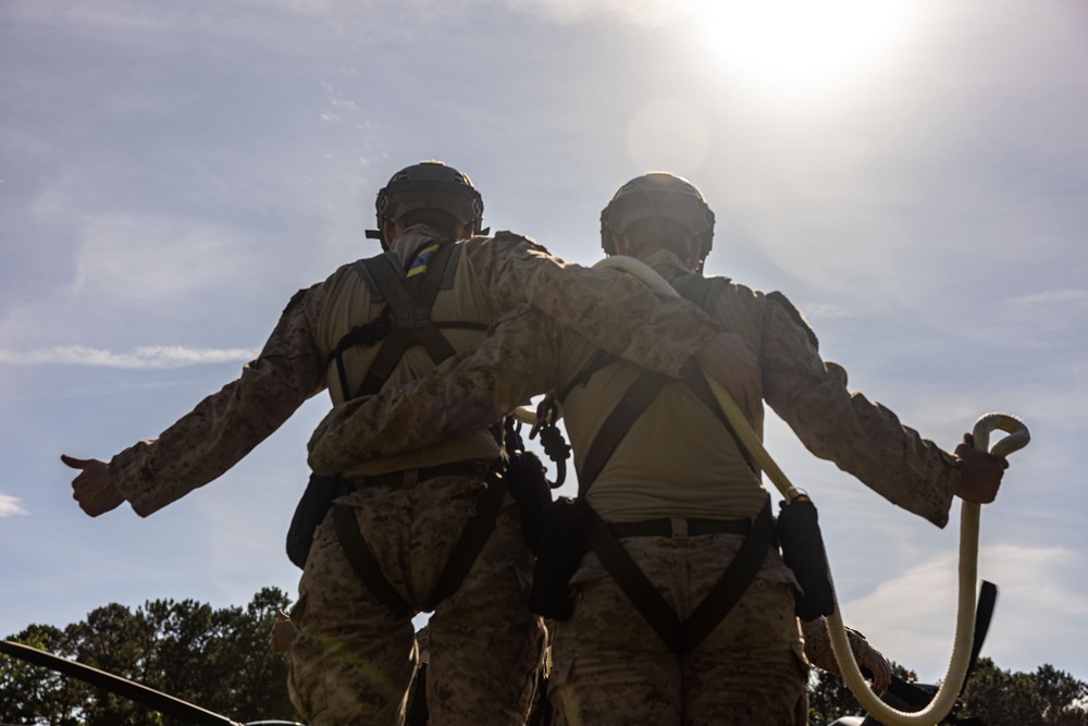 22nd MEU | MSPF Special Patrol Insertion/Extraction (SPIE) Training