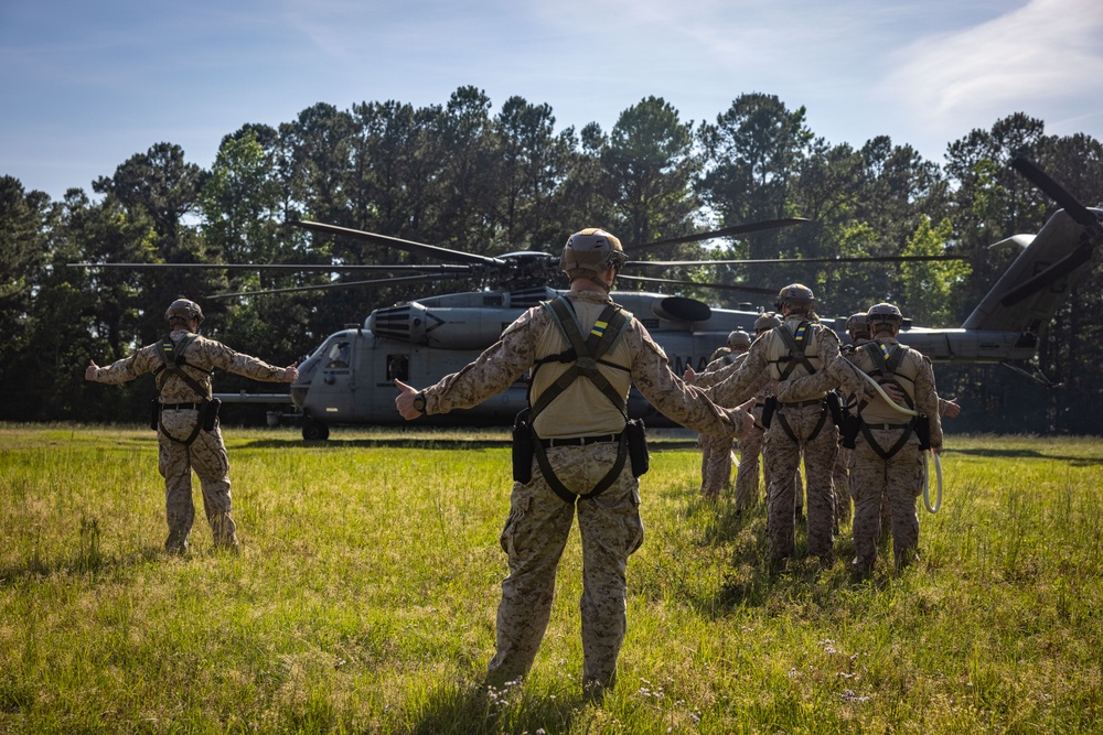 22nd MEU | MSPF Special Patrol Insertion/Extraction (SPIE) Training