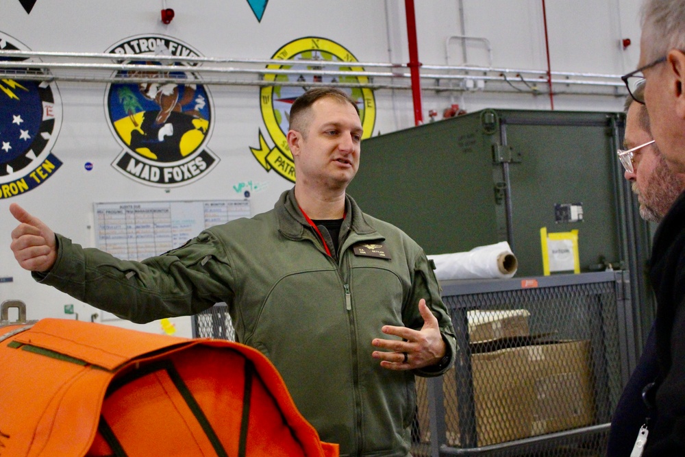 Chairman of the Agency Supervisory Board, NATO Support and Procurement Operations visits U.S. VP Squadrons