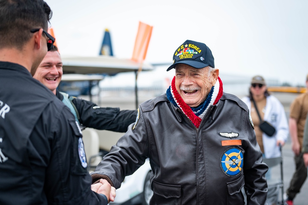 Viper Demo Team Connects with 55th Fighter Squadron WWII Veteran