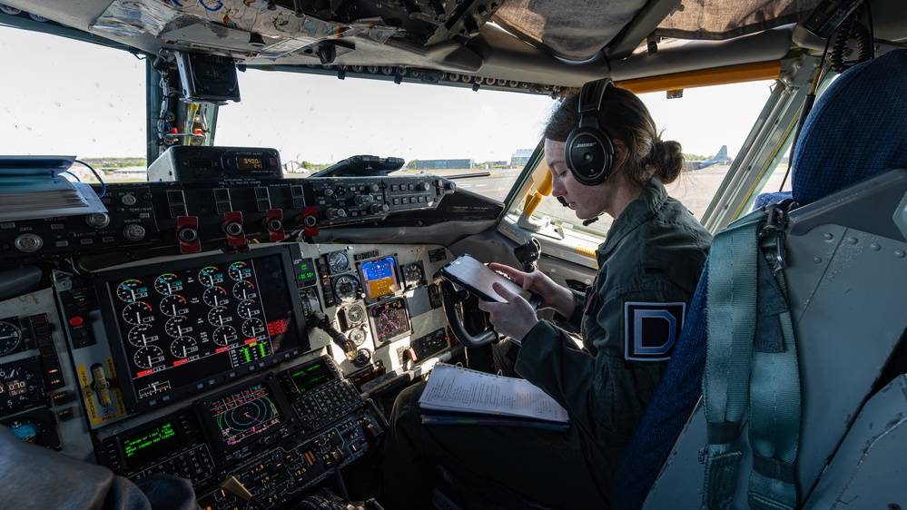 Skyway Chariot: 100th ARW refuels P8