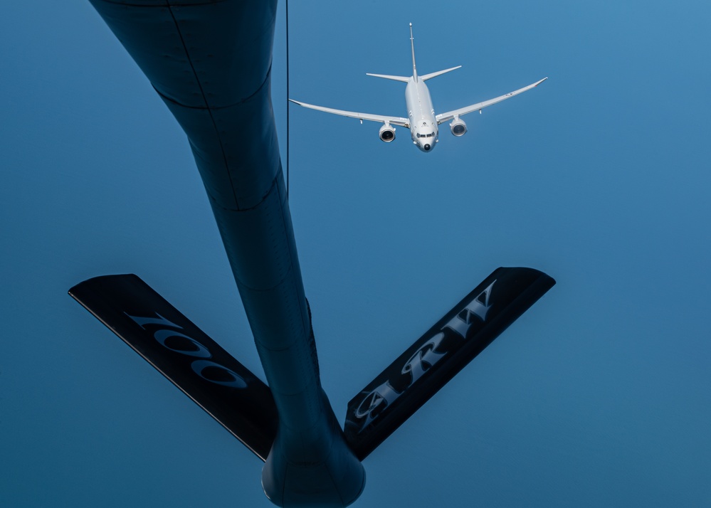 Skyway Chariot: 100th ARW refuels P8
