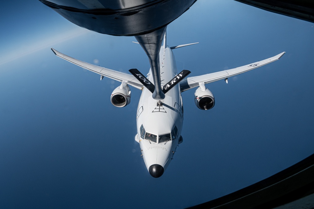 Skyway Chariot: 100th ARW refuels P8