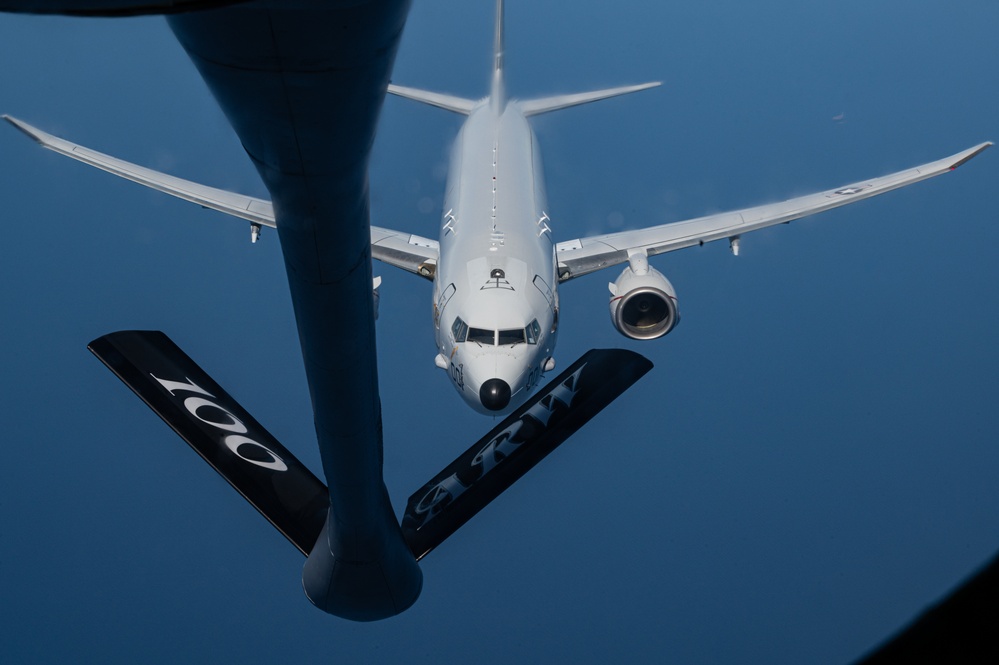 Skyway Chariot: 100th ARW refuels P8