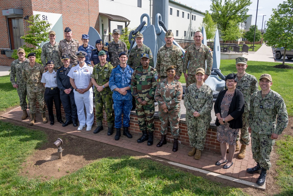 Corps of Foreign Naval Attachés visit NAVSUP