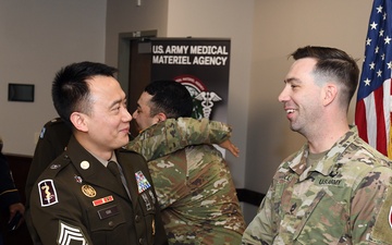 Thanking Sgt. 1st Class Doll