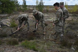 Swift Response 25: 1-91 Cav Prepares Live Fire Lane [Image 1 of 3]