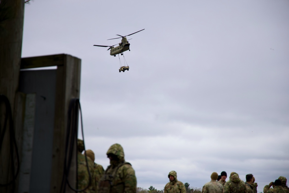 CH-47 Chinook Arrives with a HMMWV