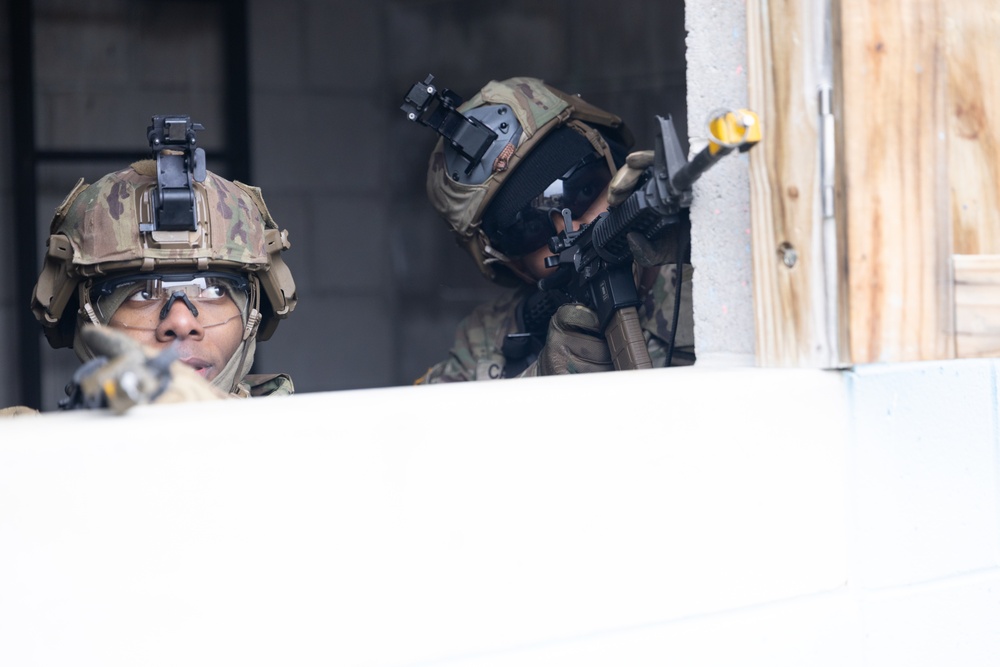 1-254th RTI 11B ALC Course Conducts Urban Attack STX Lanes