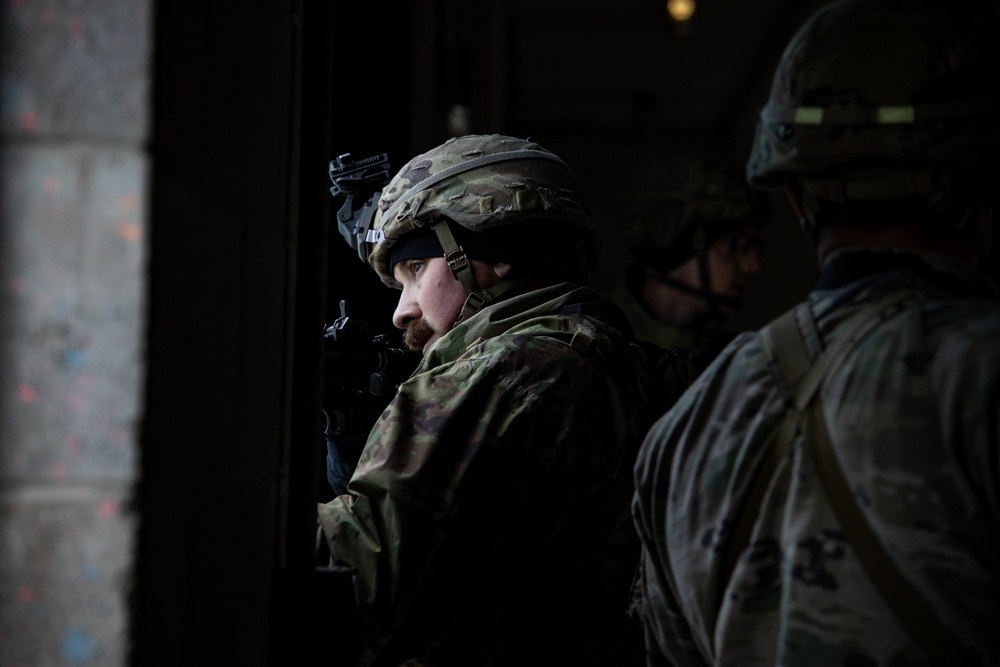 1-254th RTI 11B ALC Course Conducts Urban Attack STX Lanes
