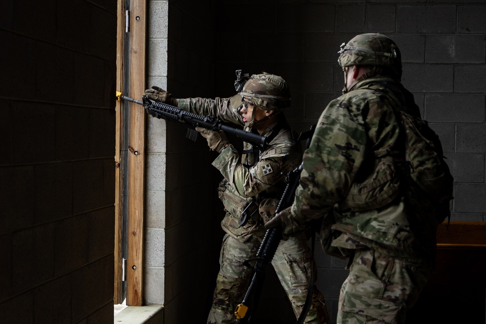 1-254th RTI 11B ALC Course Conducts Urban Attack STX Lanes