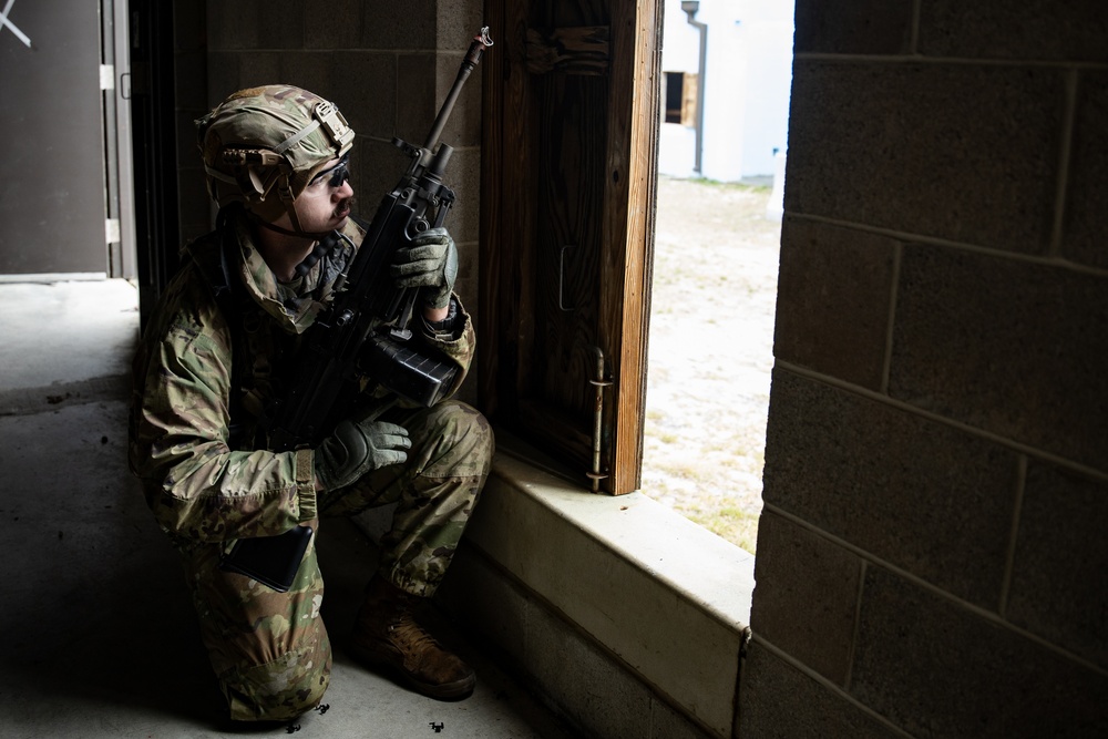 1-254th RTI 11B ALC Course Conducts Urban Attack STX Lanes