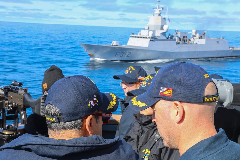 Cmdr. Arturo Trejo and Cmdr. Michael Schelcher observe maneuvering exercises with NATO partner HNoMS Otto Sverdrup (F312)