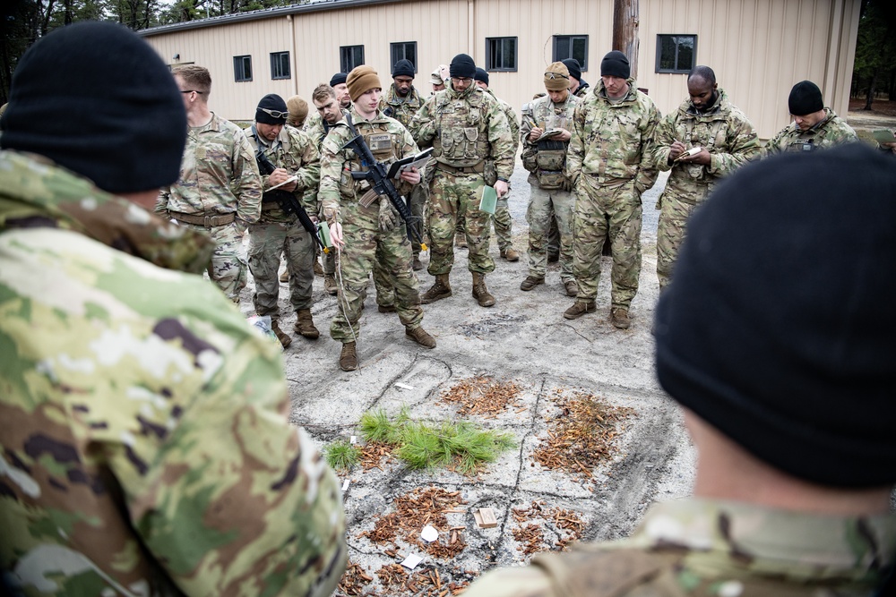 1-254th RTI 11B ALC Course Conducts Urban Attack STX Lanes