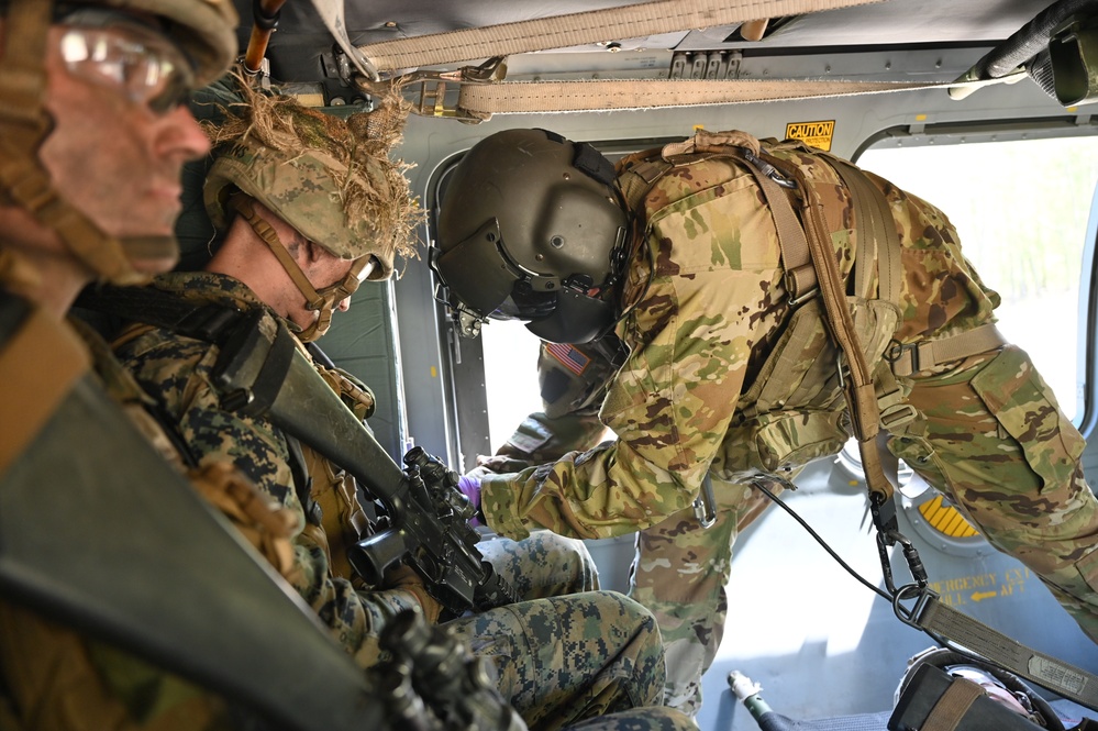D.C. Army Aviation trains with Marine Corps Alpha Co. 1-25, The Basic School (TBS)
