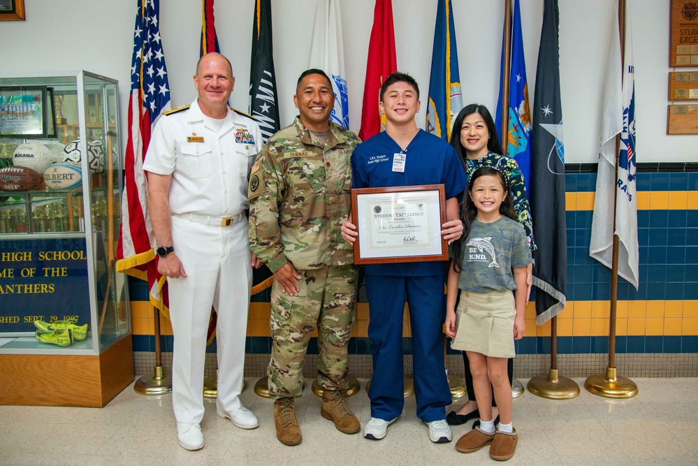 Commander JRM awards Student Excellence Award to Guam High School Junior
