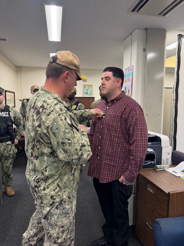 CFAS Sailor Awarded NAM for Lifesaving Efforts