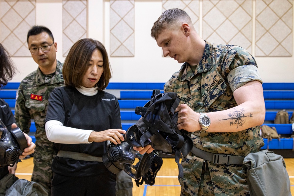 MARFORK and ROK Marine Corps Spouses participate in Jane and John Wayne day