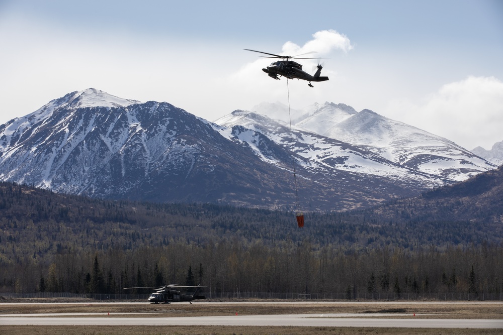 Alaska Army National Guard aviators conduct Bambi Bucket training